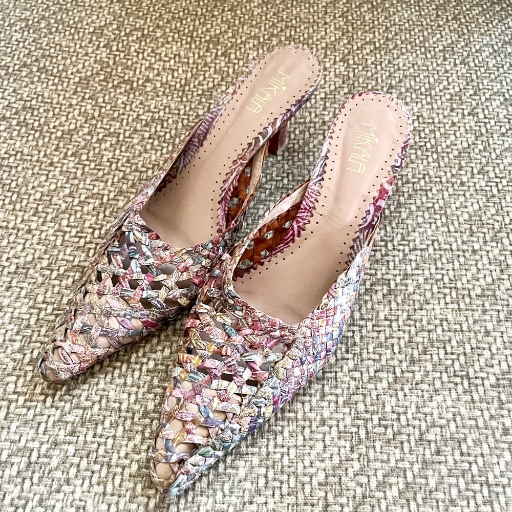 Mikala pointed toe mules shoes, size 8